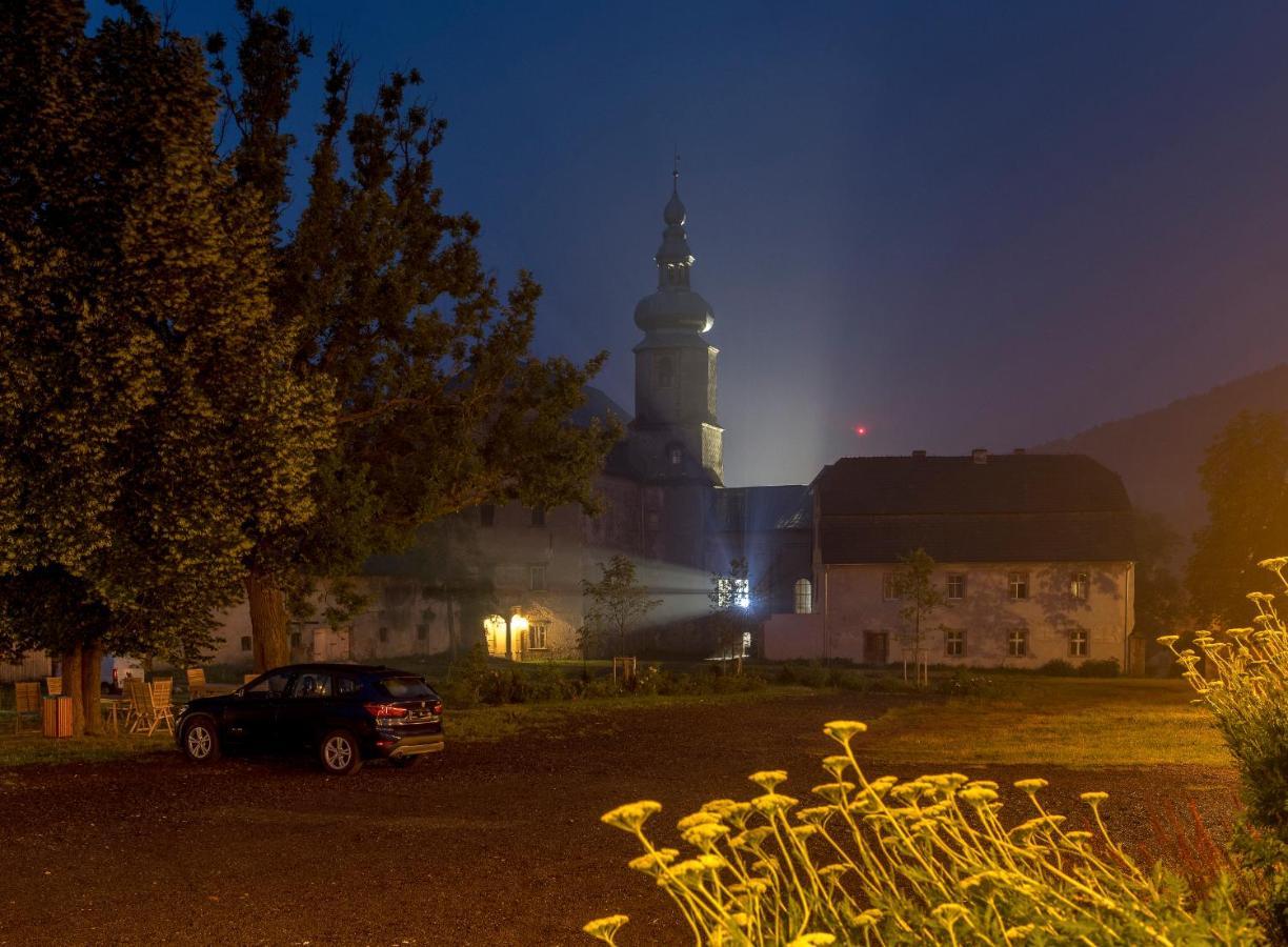 Zamek Sarny - Schloss Scharfeneck Kłodzko Eksteriør bilde