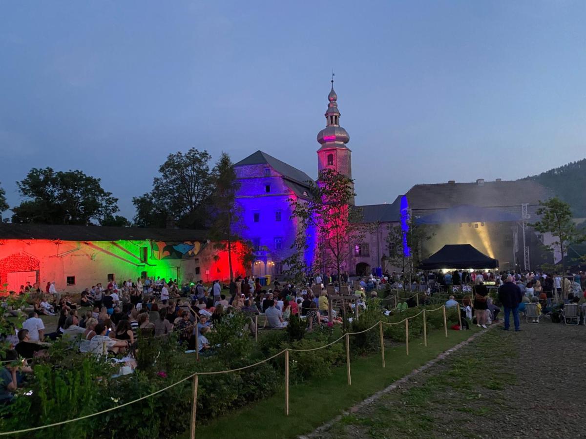 Zamek Sarny - Schloss Scharfeneck Kłodzko Eksteriør bilde